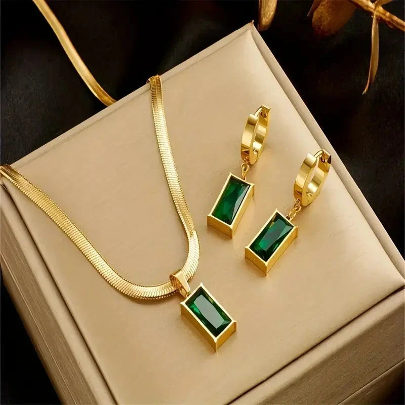 Green Pendan t& Snake Bone Chain jewellery lawenza 